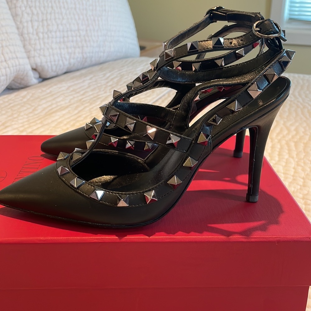 Valentino Rockstud Heels in Black size 36